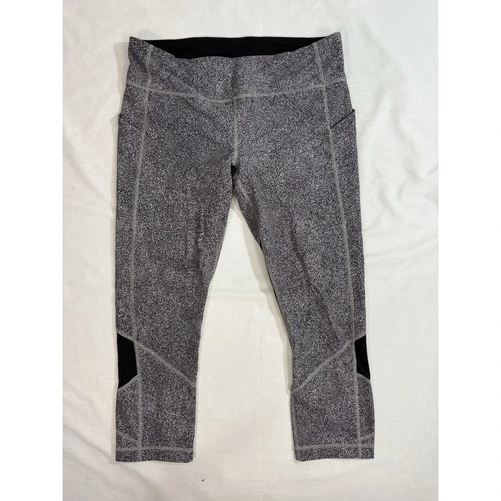 Lululemon Speckled Black & White Cropped Leggings Size 10